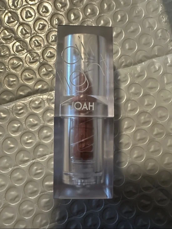 Joah air light Cloud 9 Light Hydrating Lipstick — - Picture 4 of 5